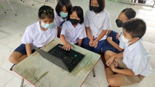 คอมเพื่อน้อง โรงเรียนบ้านกะดาด